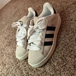 Adidas Women's Campus Sneakers in Crystal White / Core Black / Off White